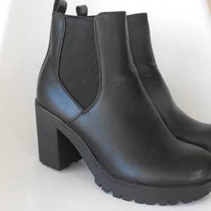 Black Chelsea Boots